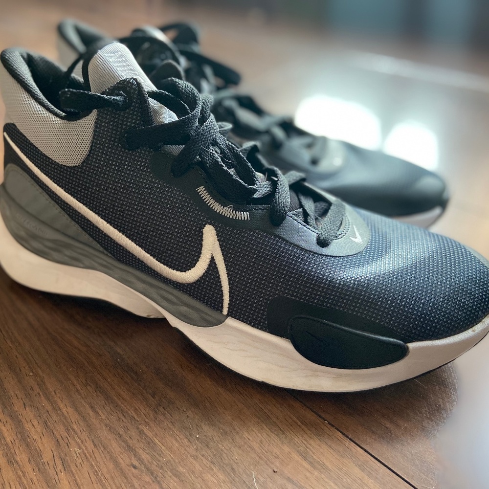 Men’s like new Nike 10.5